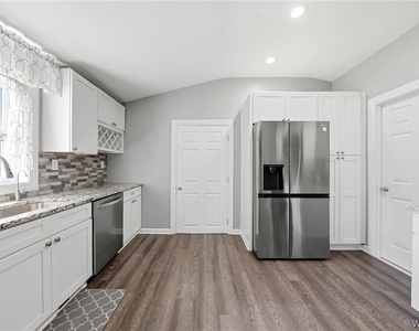 93 Cleveland Avenue - Photo Thumbnail 14