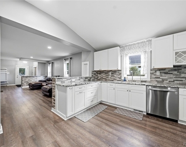 93 Cleveland Avenue - Photo Thumbnail 10