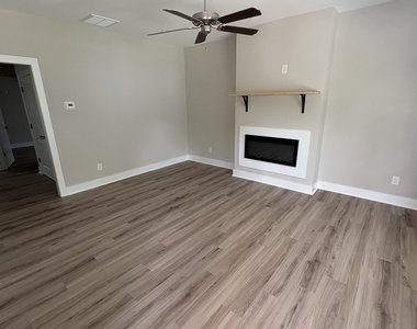5132 Avery Street - Photo Thumbnail 5