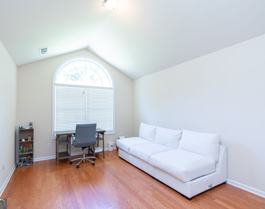 4556 White Horse Drive - Photo Thumbnail 8