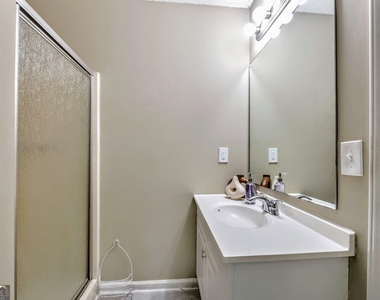 221 Remington Lane - Photo Thumbnail 10