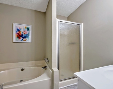221 Remington Lane - Photo Thumbnail 9