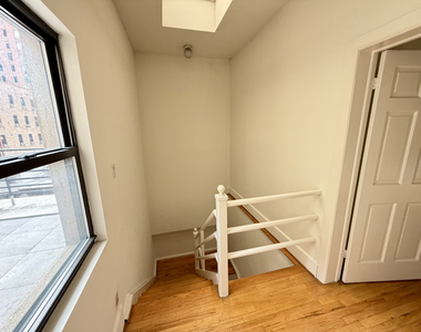 113 East 31st Street - Photo Thumbnail 9