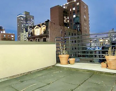 113 East 31st Street - Photo Thumbnail 1