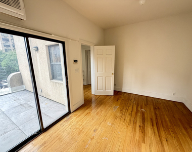 113 East 31st Street - Photo Thumbnail 7