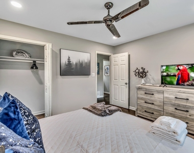 597 S Gordon Road Sw - Photo Thumbnail 15