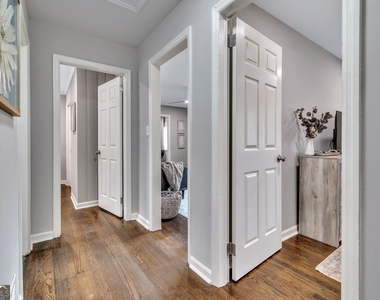 597 S Gordon Road Sw - Photo Thumbnail 19