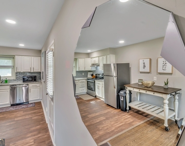 597 S Gordon Road Sw - Photo Thumbnail 22