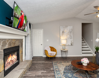 285 Arbor Way - Photo Thumbnail 3