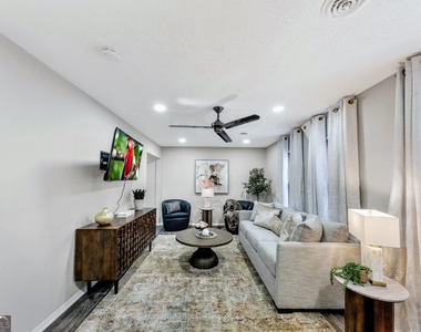 3715 Clearwater Drive - Photo Thumbnail 2