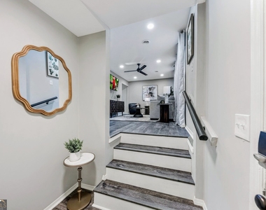 3715 Clearwater Drive - Photo Thumbnail 4