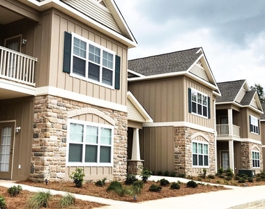 75 Woodlawn Drive - Photo Thumbnail 2