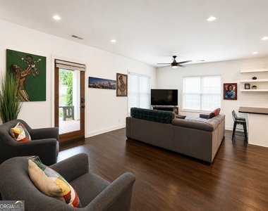 906 Westmont Road Sw - Photo Thumbnail 5