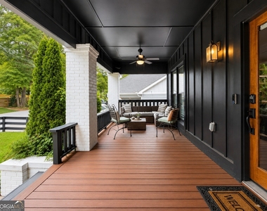 906 Westmont Road Sw - Photo Thumbnail 3