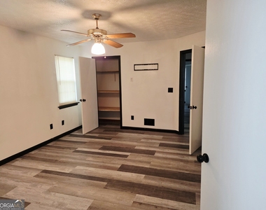 1800 Keenland Place - Photo Thumbnail 14