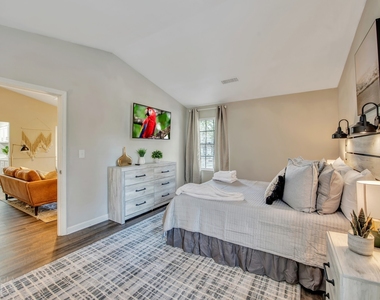 997 Brandon Hill Way - Photo Thumbnail 19
