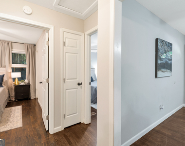 240 Lake Drive - Photo Thumbnail 9