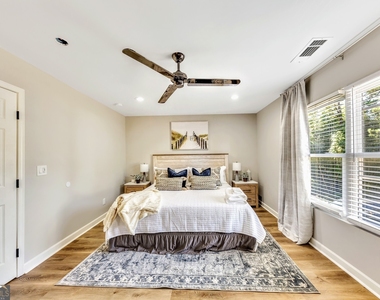 1018 Falling Valley Court Se - Photo Thumbnail 17