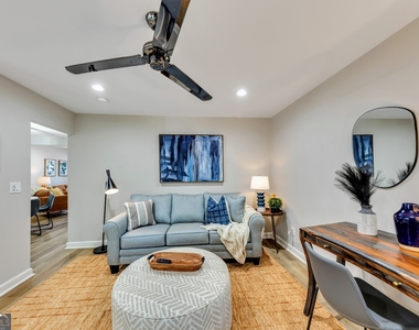 1018 Falling Valley Court Se - Photo Thumbnail 7