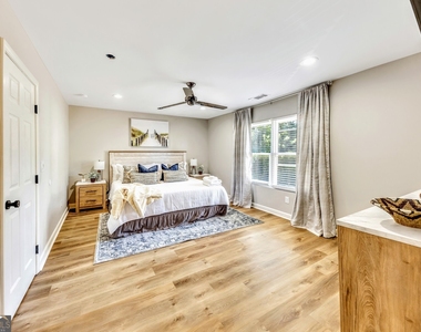 1018 Falling Valley Court Se - Photo Thumbnail 22
