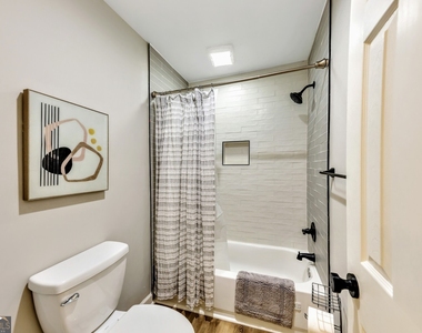 1018 Falling Valley Court Se - Photo Thumbnail 15