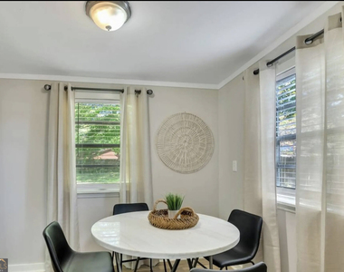 50 Oak Street - Photo Thumbnail 7