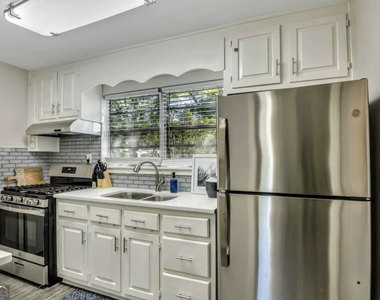 50 Oak Street - Photo Thumbnail 5