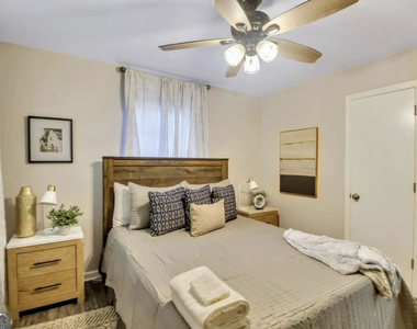 50 Oak Street - Photo Thumbnail 12
