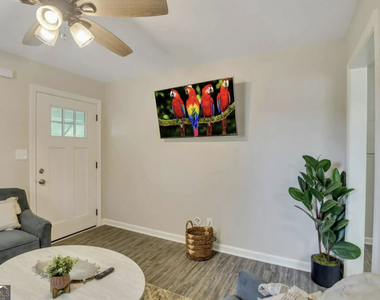 50 Oak Street - Photo Thumbnail 2
