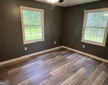 510 S May Street - Photo Thumbnail 7