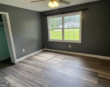 510 S May Street - Photo Thumbnail 10