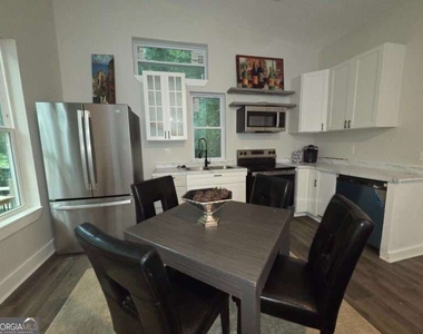 5634 Simpson Avenue - Photo Thumbnail 2