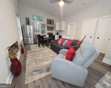 5634 Simpson Avenue - Photo Thumbnail 3