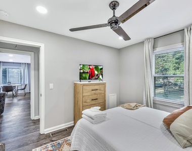 811 Old Powder Springs Road Sw - Photo Thumbnail 17