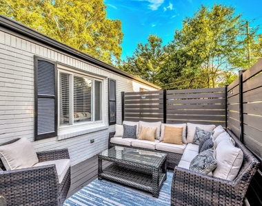 811 Old Powder Springs Road Sw - Photo Thumbnail 14