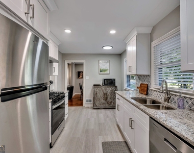 1131 Stoneybrook Road - Photo Thumbnail 13