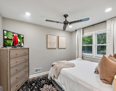 1131 Stoneybrook Road - Photo Thumbnail 20