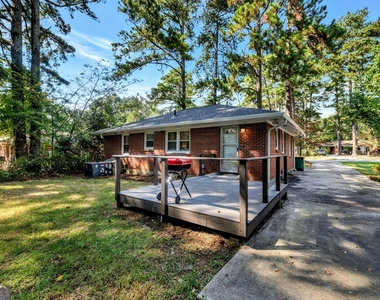 1131 Stoneybrook Road - Photo Thumbnail 24