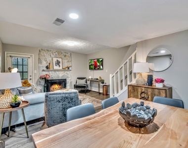 1695 Wynndowne Trail Se - Photo Thumbnail 1
