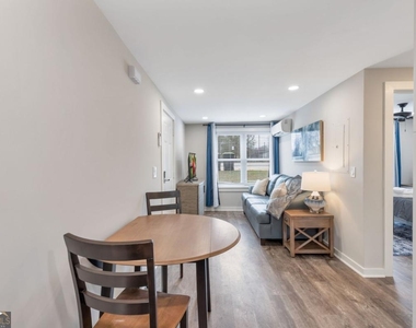 243 Georgia Avenue N - Photo Thumbnail 1