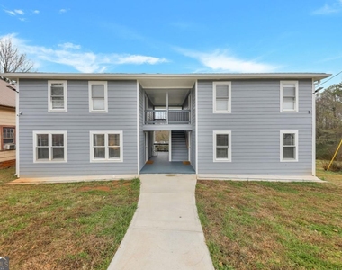 243 Georgia Avenue N - Photo Thumbnail 10