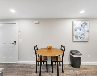 243 Georgia Avenue N - Photo Thumbnail 5