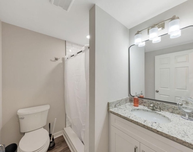 243 Georgia Avenue N - Photo Thumbnail 6