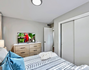 2858 Rosehill Street - Photo Thumbnail 4