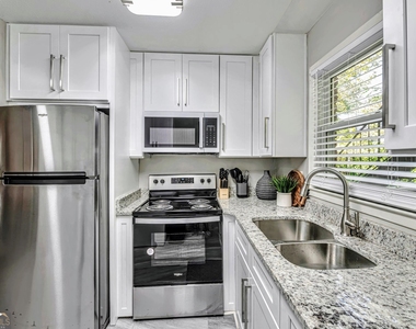 2858 Rosehill Street - Photo Thumbnail 12