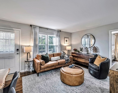 2858 Rosehill Street - Photo Thumbnail 2