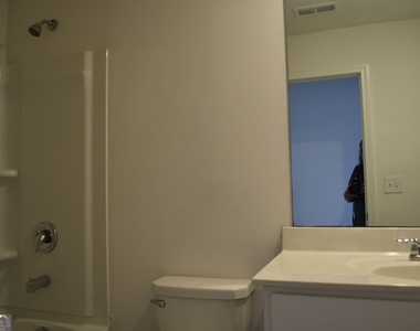 190 Mission Boulevard - Photo Thumbnail 13