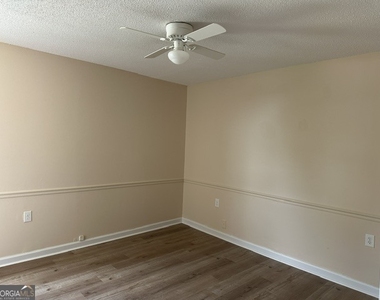 102 West Inman - Photo Thumbnail 6