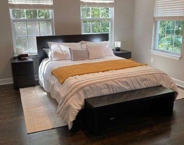 2032 North Avenue Nw - Photo Thumbnail 7