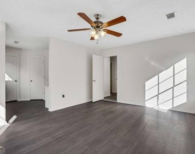 6308 E Windsor Lane - Photo Thumbnail 20